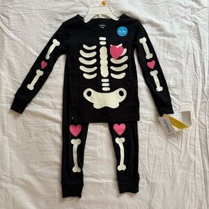 NWT Carter's Skeleton Glow-in-the-Dark pink heart Pajama Set Halloween PJs